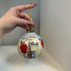 2004 Dwight Kirkland Cape Shore NEW YORK CITY Ball Ornament Host Marriott 4"